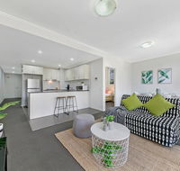 WARRICK FRAM 3 BEDS APT FREE PARKING WALK TO WESTFIELD CLOSE TO HOSPITAL NWF003 - Suburb Australia