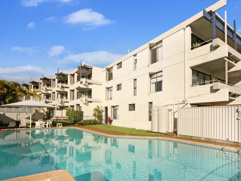 Warroo Apartments - Suburb Australia 2