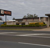 Warwick Motor Inn - Suburb Australia