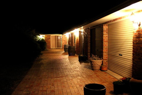 Waterfall Way Farmstay - Suburb Australia 1