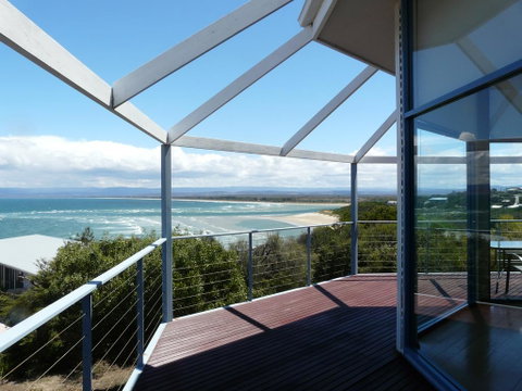 Waterline Holiday Home - Suburb Australia 0