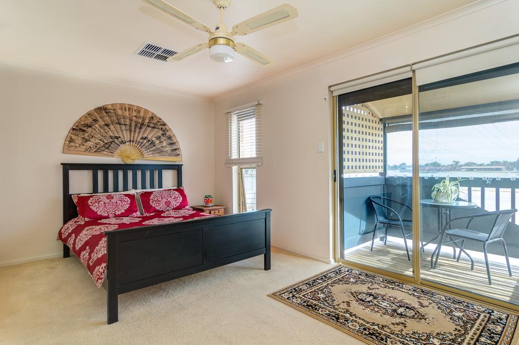 Accommodation West Lakes SA Suburb Australia