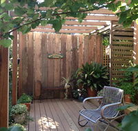Whispering Pines Bed and Breakfast - Suburb Australia