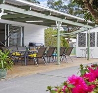 Whispering Waves - relaxing beach house - Suburb Australia
