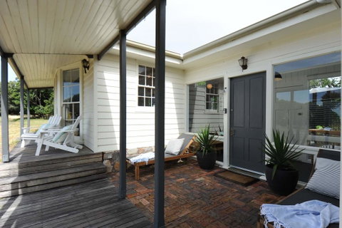 White Shell Cottage - Suburb Australia 2