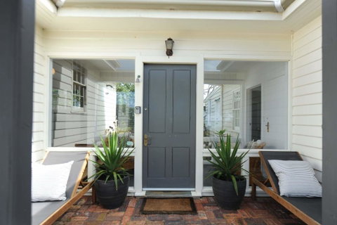 White Shell Cottage - Suburb Australia 1