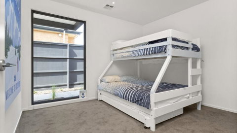 WHITEHAVEN - MORNINGTON - Suburb Australia 3