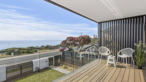 WHITEHAVEN - MORNINGTON - Suburb Australia 0