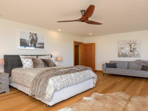 Willowview - Coastal Retreat, Stunning Views - Suburb Australia 3