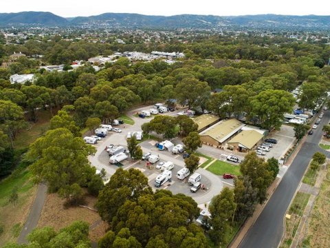 Windsor Gardens Caravan Park - Suburb Australia 0