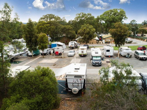 Windsor Gardens Caravan Park - Suburb Australia 3