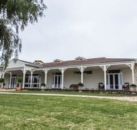 Winniston Lodge Luxury Accommodation - Suburb Australia