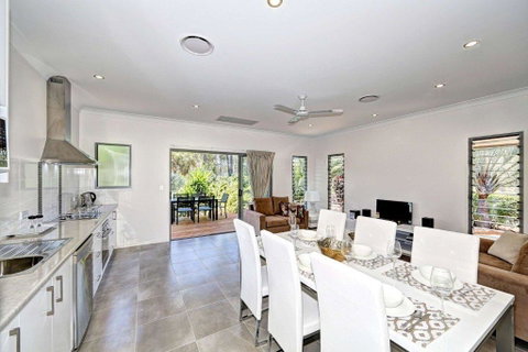 Woodgate Beach Houses - Suburb Australia 2