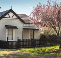 Wormwood House - Suburb Australia