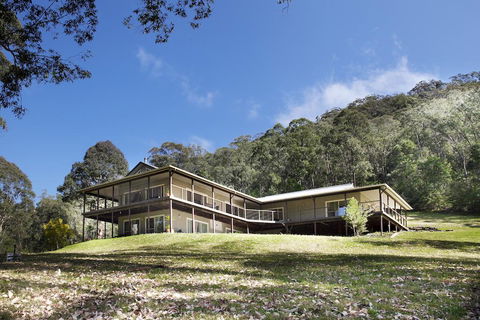 Yanada - Suburb Australia 0