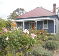 Yarram Cottage Art and Accommodation - Suburb Australia