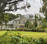 Yatahlia Manor Luxury Homestay - Suburb Australia
