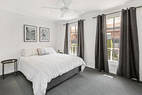 YIN-YANG - MOUNT ELIZA - Suburb Australia 1