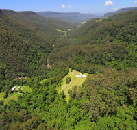 Yeola - Lush location with river access - Suburb Australia