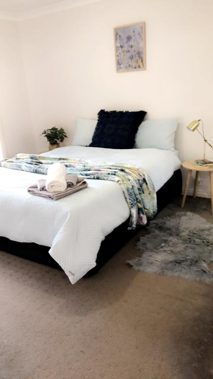 Haven Family& Dog Freindly , Close To Hospital, Airport, Bunnings - Suburb Australia 3