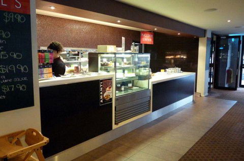 Grange Hotel - Suburb Australia 2
