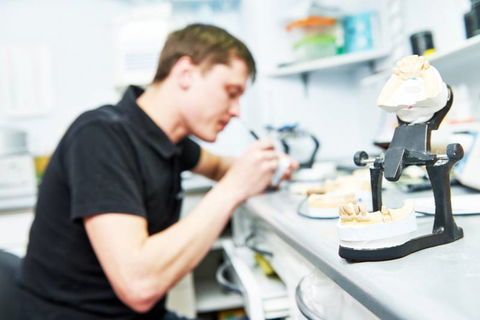 Cosmetic Denture Services–Ray Kurtz - Suburb Australia 2