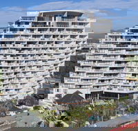 Broadbeach Savannah Hotel  Resort - Suburb Australia