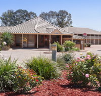 The Standpipe Golf Motor Inn - Suburb Australia