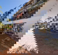 Billabong Backpackers Resort - Suburb Australia