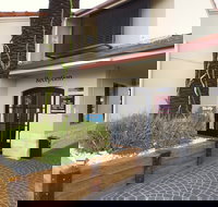 Burke and Wills Motor Inn - Suburb Australia