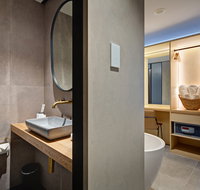 Zara Tower Hotel - Suburb Australia