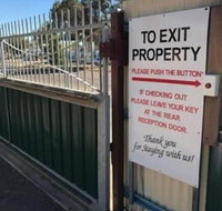 Pampas Motel - Suburb Australia