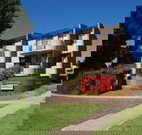 Manuka Park Apartments - Suburb Australia
