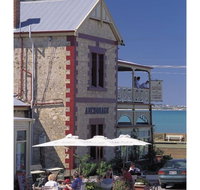 Anchorage Seafront Hotel - Suburb Australia