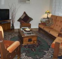 Cottage on Tottenham - Suburb Australia