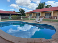 Emerald Explorers Inn