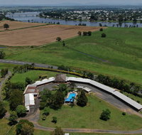 Jacaranda Motor Lodge - Suburb Australia