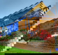Tropixx Motel  Restaurant - Suburb Australia