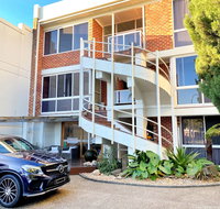 Bay Breeze Boutique Accommodation - Suburb Australia