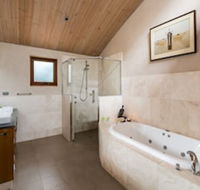 Aiyana Retreat - Suburb Australia