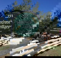 Hazelcreek Cottages - Suburb Australia