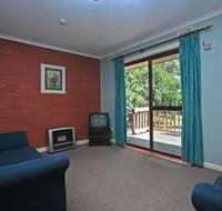 Kingsway Holiday flats  Gariwerd house. - Suburb Australia