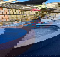 Elm Court Motel - Suburb Australia