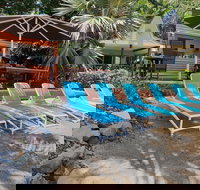 Palm Bay Resort - Suburb Australia