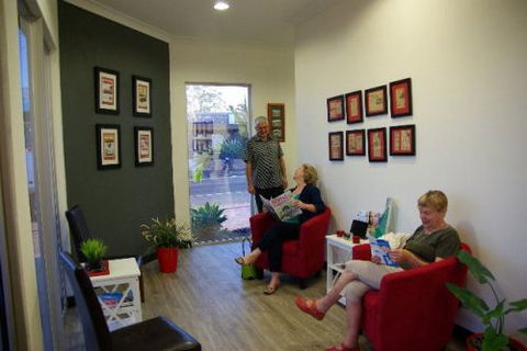 Dentures Clinic–Dr Paul Geeves Dental Prosthetist - Suburb Australia 1