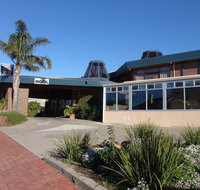 Apollon Motor Inn - Suburb Australia