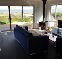 Coorong Waterfront Retreat - Suburb Australia