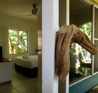 Villa Marine Holiday Apartments - Suburb Australia