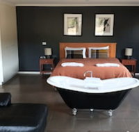Blaze Rock Retreat - Suburb Australia