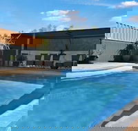 Aaok Moondarra Accommodation Village - Suburb Australia
